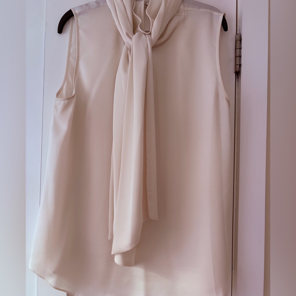 Vince Camuto Cream Tie-Neck Sleeveless Blouse Large